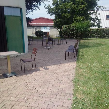 Campanile Livry-Gargan Hotel Exterior foto